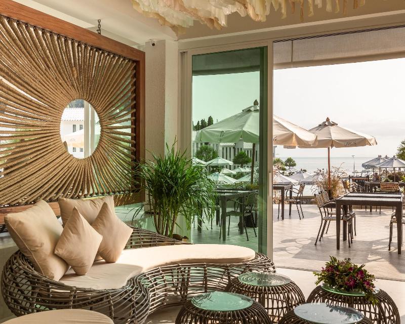 Vannee Golden Sands Beachfront Resort - Lobi