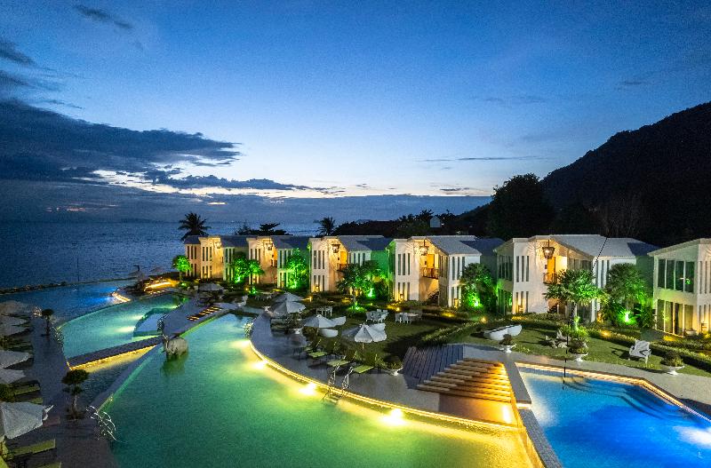 Vannee Golden Sands Beachfront Resort - Genel