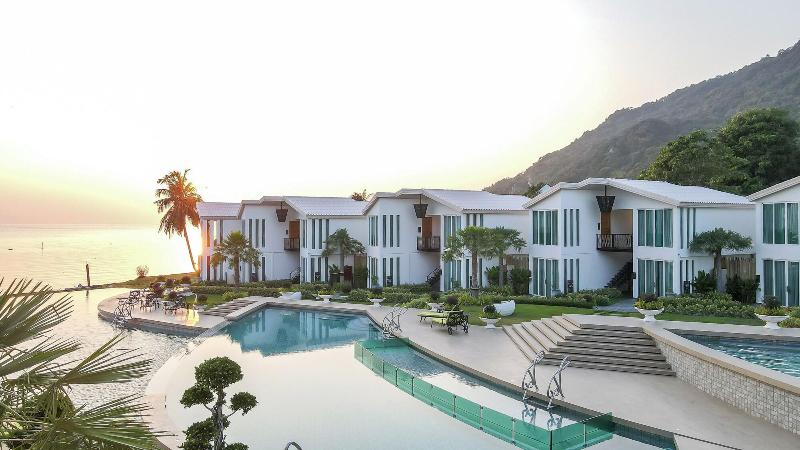 Vannee Golden Sands Beachfront Resort - Genel