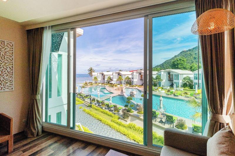 Vannee Golden Sands Beachfront Resort - Genel