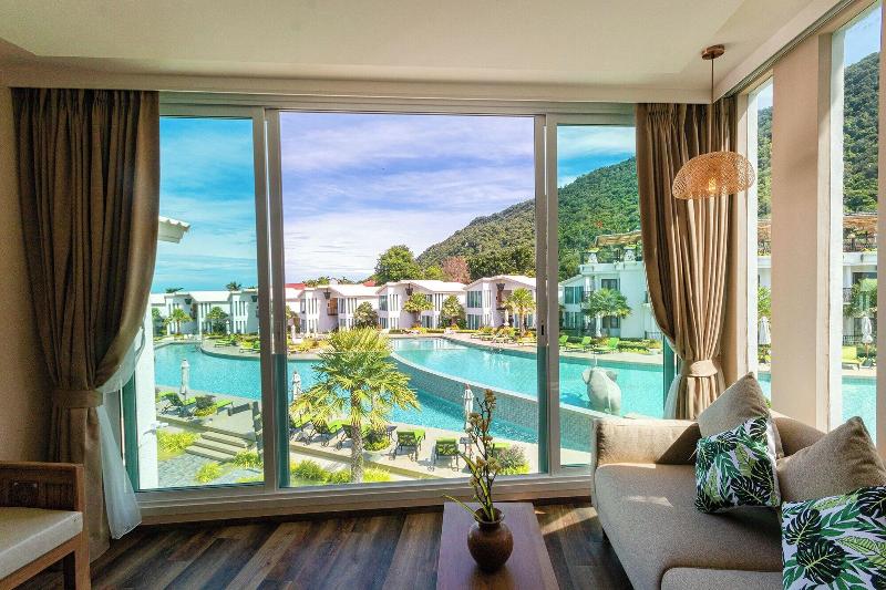 Vannee Golden Sands Beachfront Resort - Genel