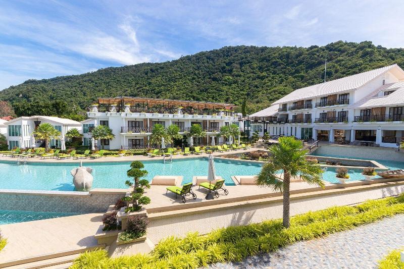 Vannee Golden Sands Beachfront Resort - Genel