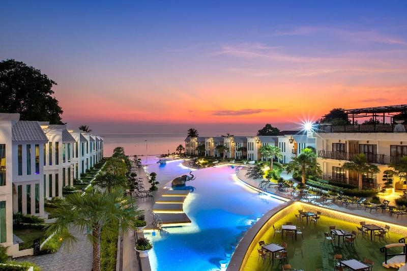 Vannee Golden Sands Beachfront Resort - Genel