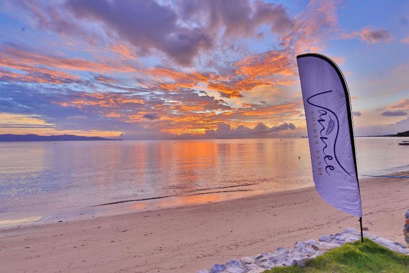 Vannee Golden Sands Beachfront Resort - Genel