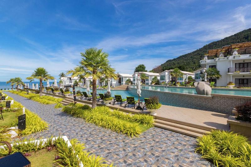 Vannee Golden Sands Beachfront Resort - Genel