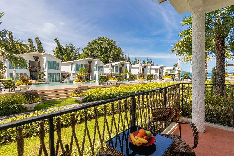 Vannee Golden Sands Beachfront Resort - Genel