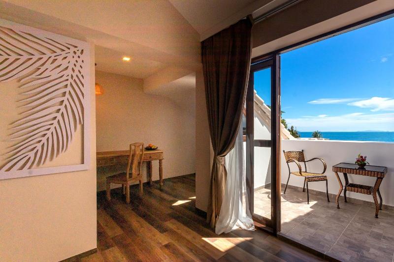 Vannee Golden Sands Beachfront Resort - Oda
