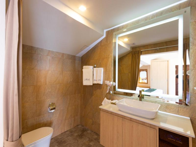 Vannee Golden Sands Beachfront Resort - Oda