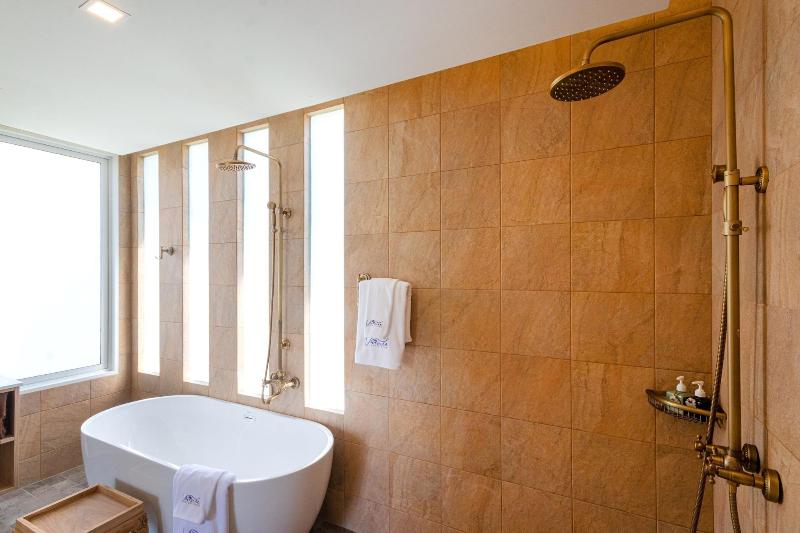 Vannee Golden Sands Beachfront Resort - Oda