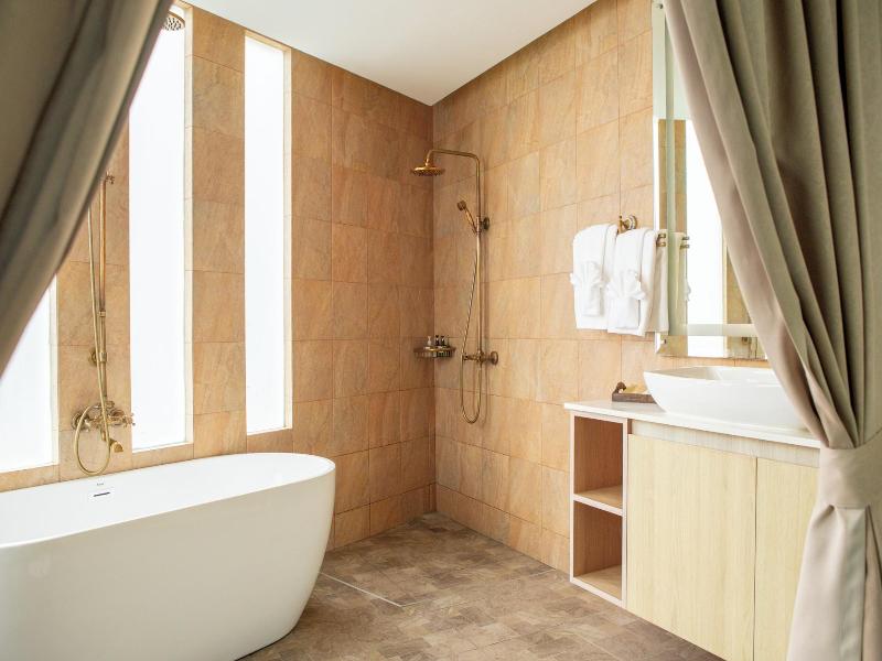 Vannee Golden Sands Beachfront Resort - Oda