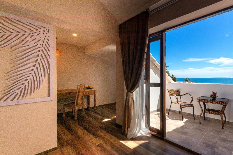 Vannee Golden Sands Beachfront Resort - Oda