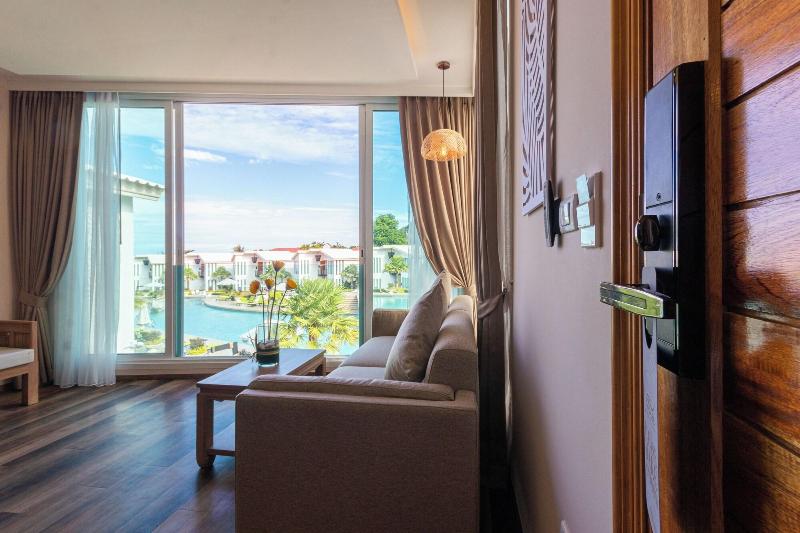 Vannee Golden Sands Beachfront Resort - Oda