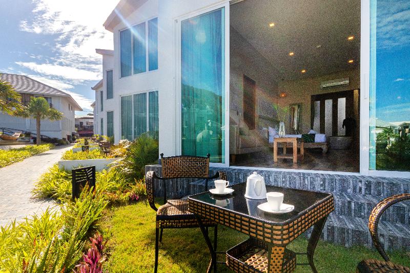 Vannee Golden Sands Beachfront Resort - Oda