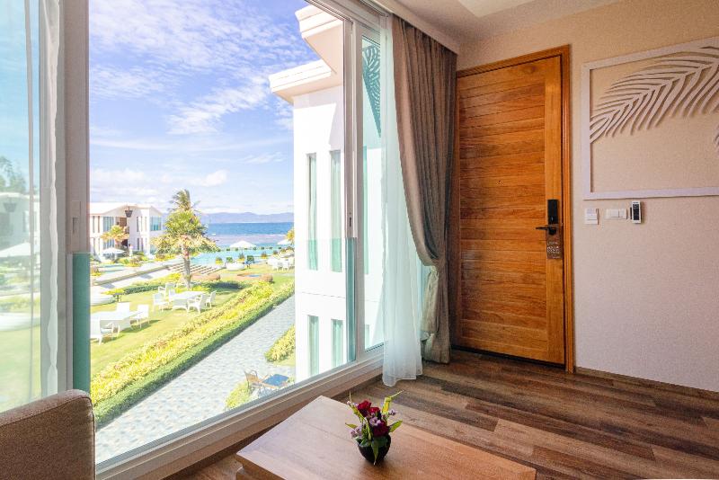 Vannee Golden Sands Beachfront Resort - Oda