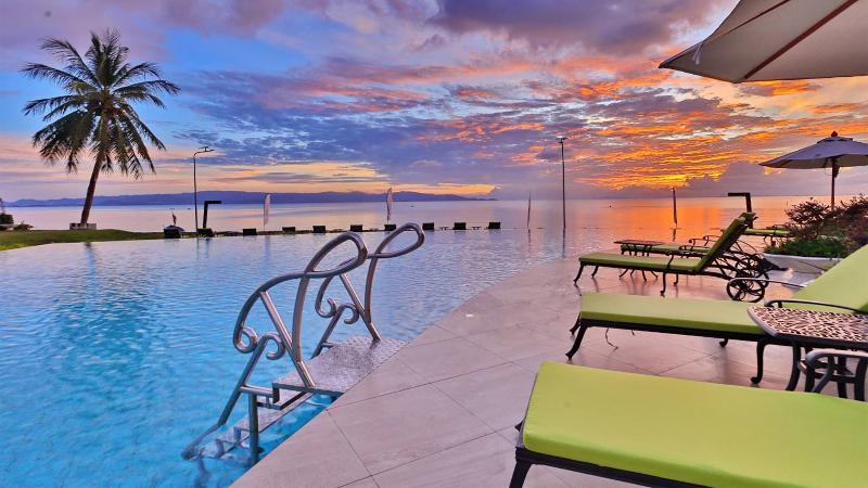 Vannee Golden Sands Beachfront Resort - Havuz
