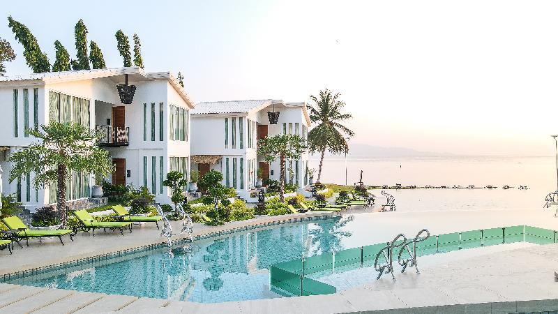 Vannee Golden Sands Beachfront Resort - Havuz