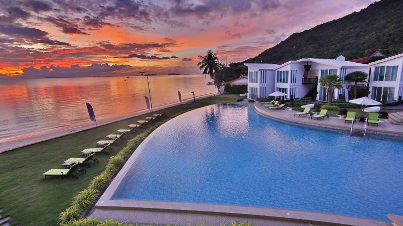 Vannee Golden Sands Beachfront Resort - Plaj