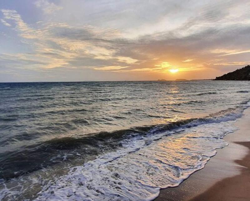 Vannee Golden Sands Beachfront Resort - Plaj