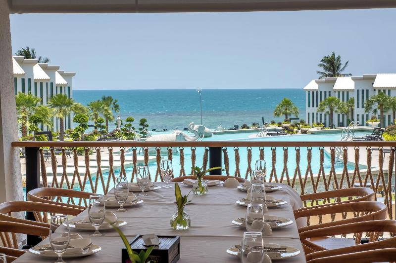 Vannee Golden Sands Beachfront Resort - Restoran