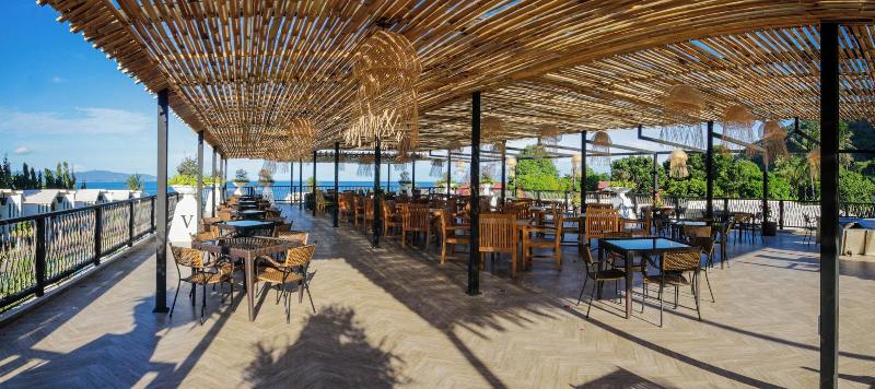 Vannee Golden Sands Beachfront Resort - Restoran