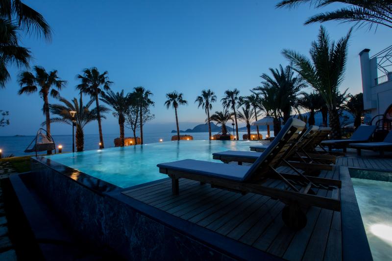 Elysium Garden Hotel - Genel