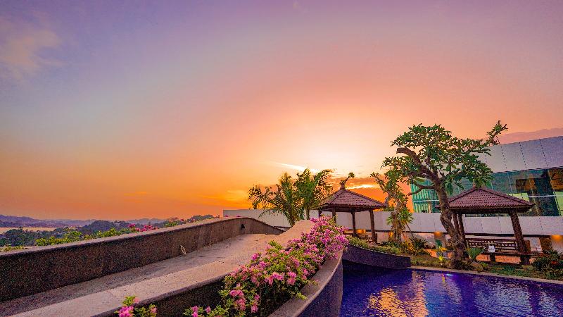 Fugo Hotel Samarinda - Havuz