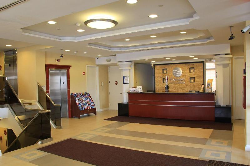 Comfort Inn & Suites Airport La Guardia Airport - Lobi