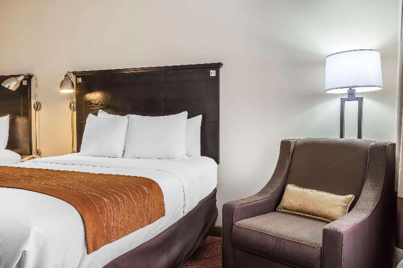 Comfort Inn & Suites Airport La Guardia Airport - Oda