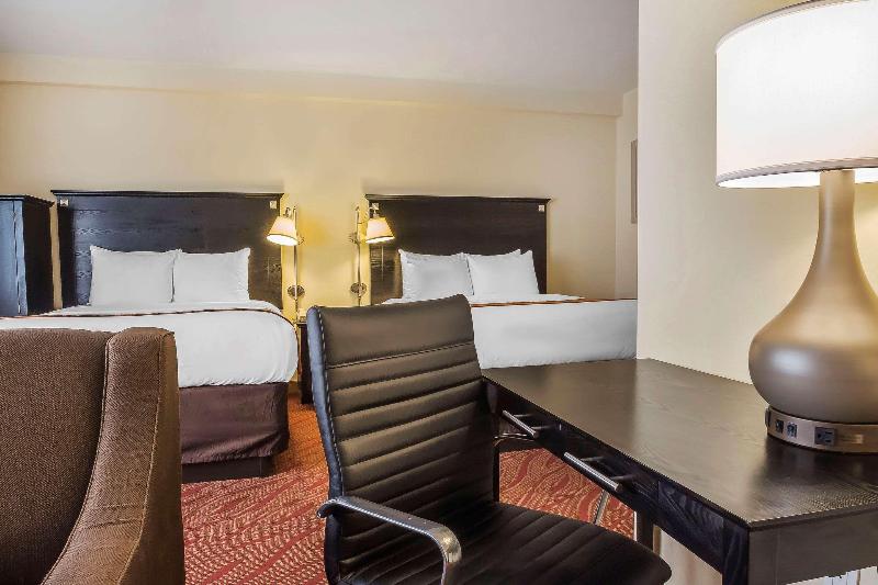 Comfort Inn & Suites Airport La Guardia Airport - Oda