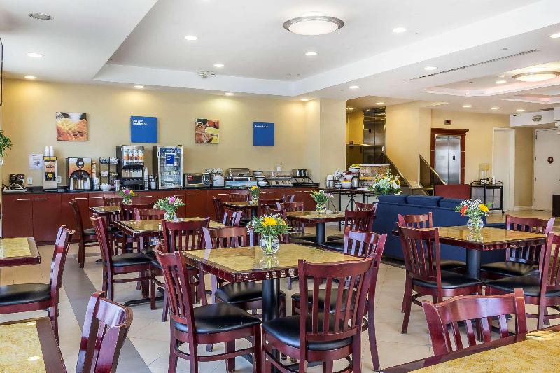 Comfort Inn & Suites Airport La Guardia Airport - Restoran