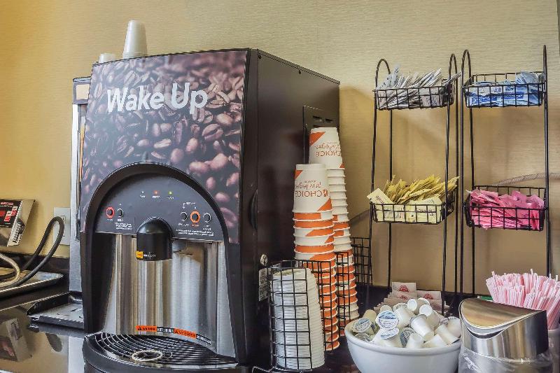 Comfort Inn & Suites Airport La Guardia Airport - Restoran