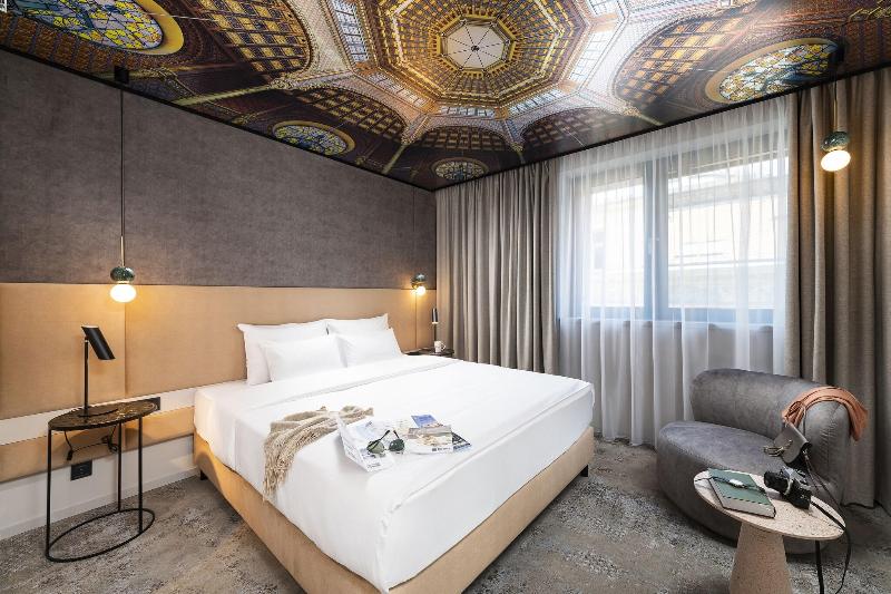 The Three Corners Downtown Edition Hotel - Oda