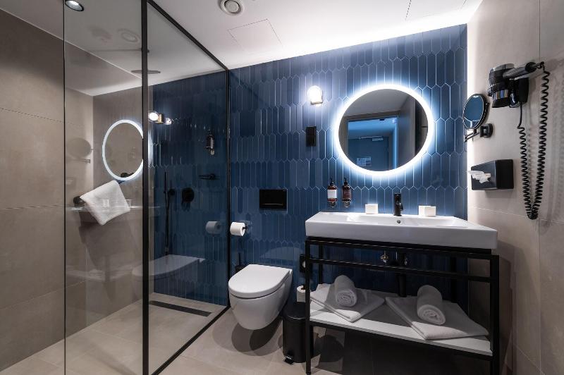 The Three Corners Downtown Edition Hotel - Oda