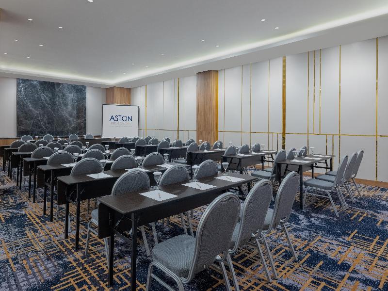 Aston Pekalongan Syariah Hotel and Conference - Toplantı