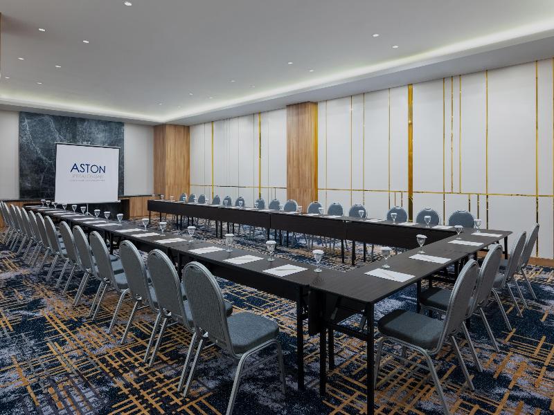 Aston Pekalongan Syariah Hotel and Conference - Toplantı