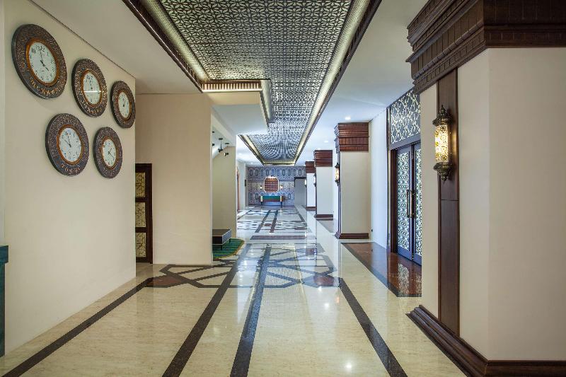 Alhambra Hotel Convention BW Signature Collection - Lobi