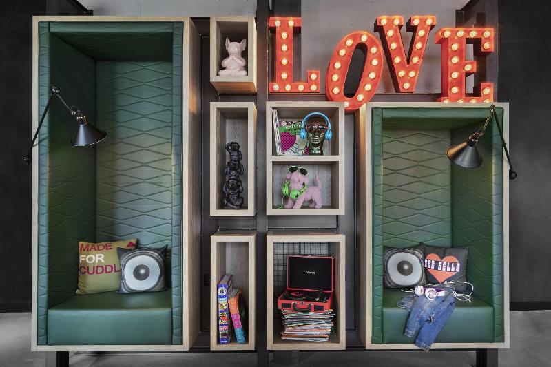 Moxy Bremen - Lobi