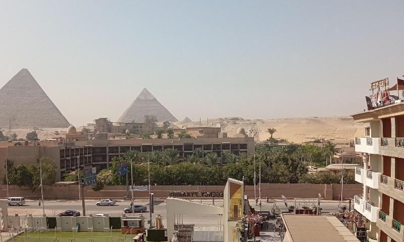 Regency Pyramids - Genel