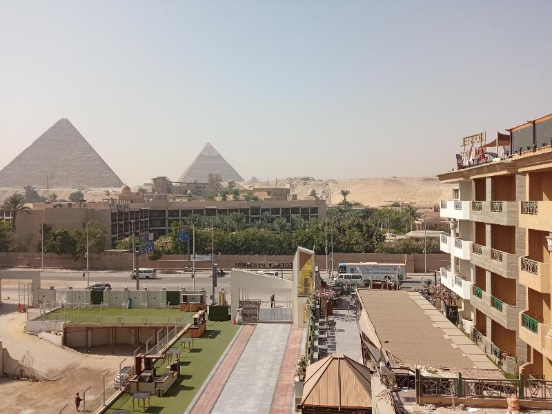 Regency Pyramids - Genel