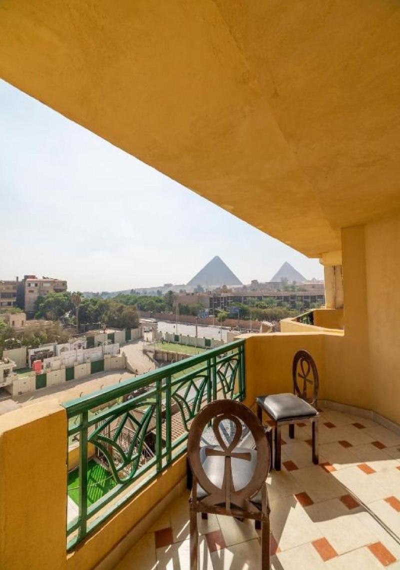 Regency Pyramids - Genel