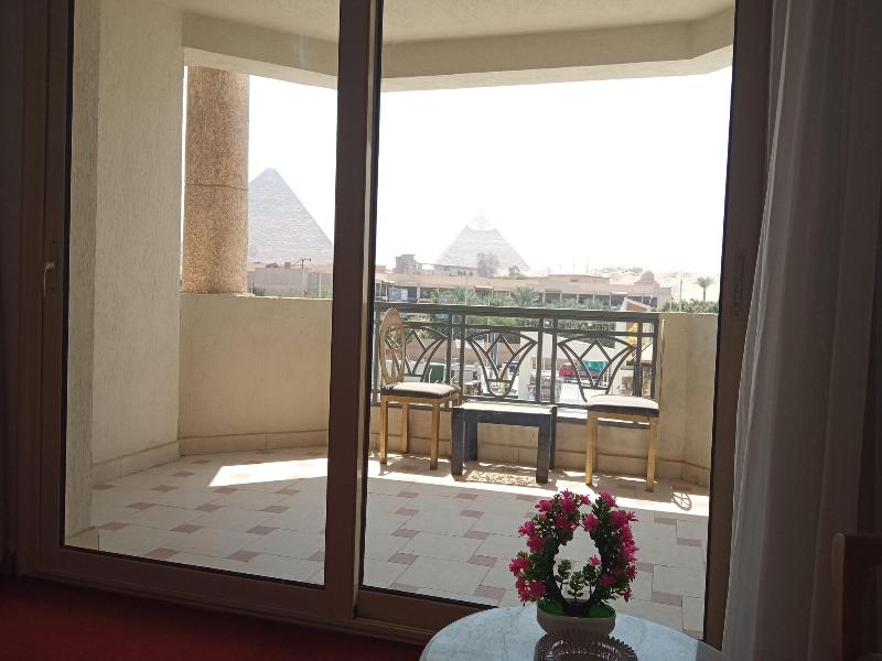 Regency Pyramids - Oda