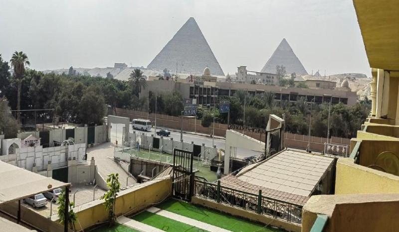 Regency Pyramids - Oda