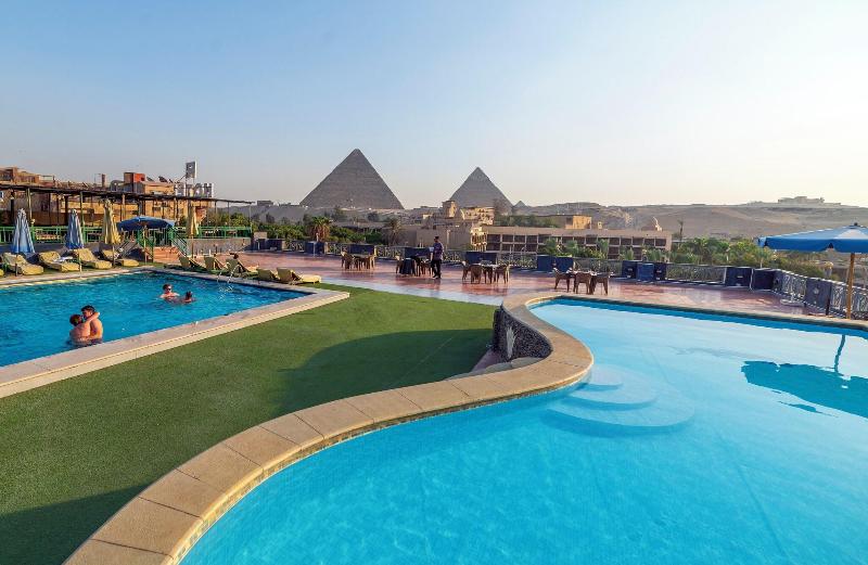 Regency Pyramids - Havuz