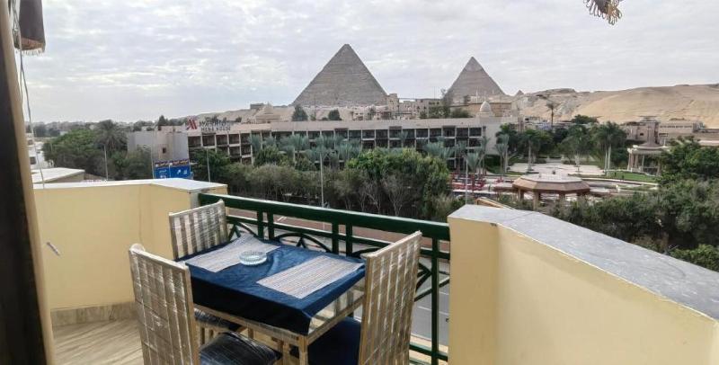 Regency Pyramids - Teras