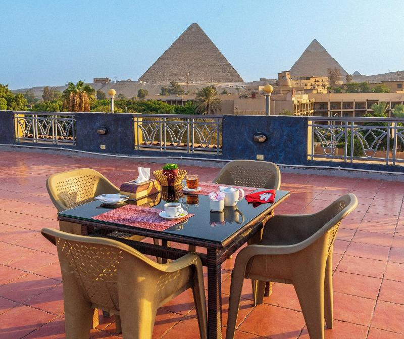 Regency Pyramids - Teras