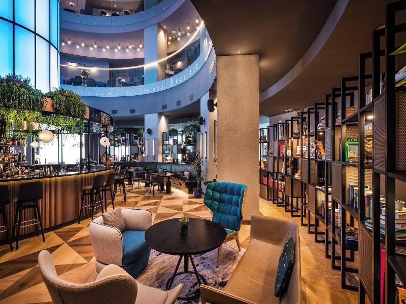 Courtyard By Marriott Baku - Lobi