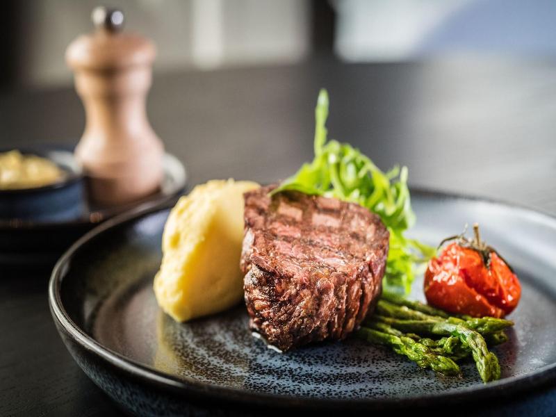 Courtyard By Marriott Baku - Restoran