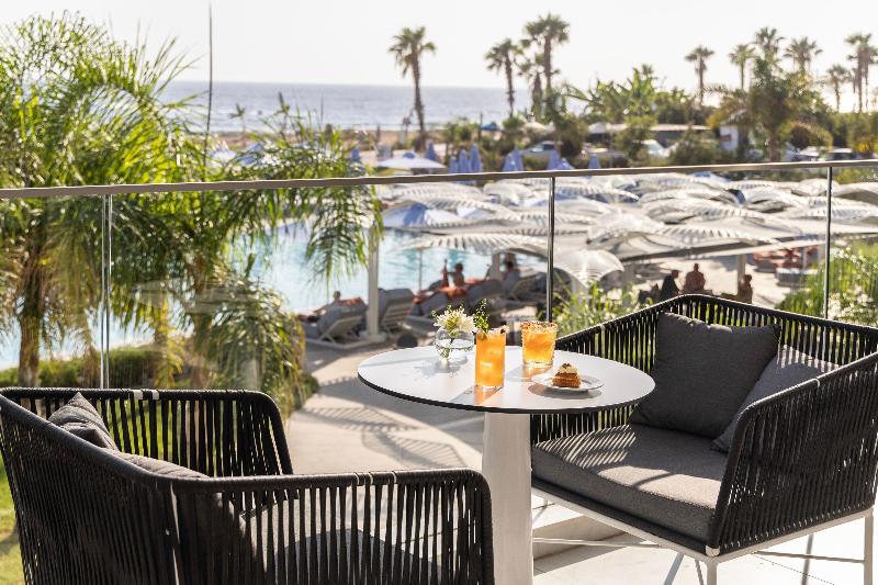 The Ivi Mare - Designed For Adults - Bar