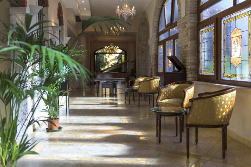 Regina Del Garda Suite - Restoran
