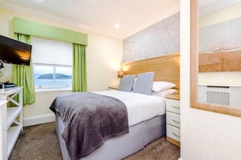 Lawton Lauriston Court - Oda